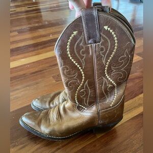 Justin cowboy boots women 9.5B